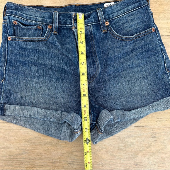 Levi’s - wedgie fit cuffed cone denim shorts - size 29 - Picture 5 of 6